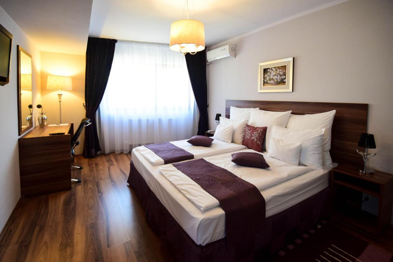 Cabrio Apart Hotel Клуж-Напока Екстериор снимка