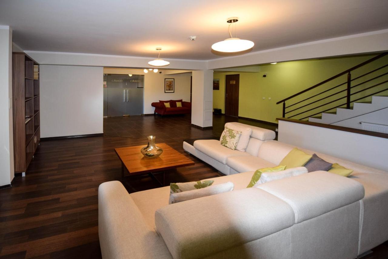 Cabrio Apart Hotel Клуж-Напока Екстериор снимка