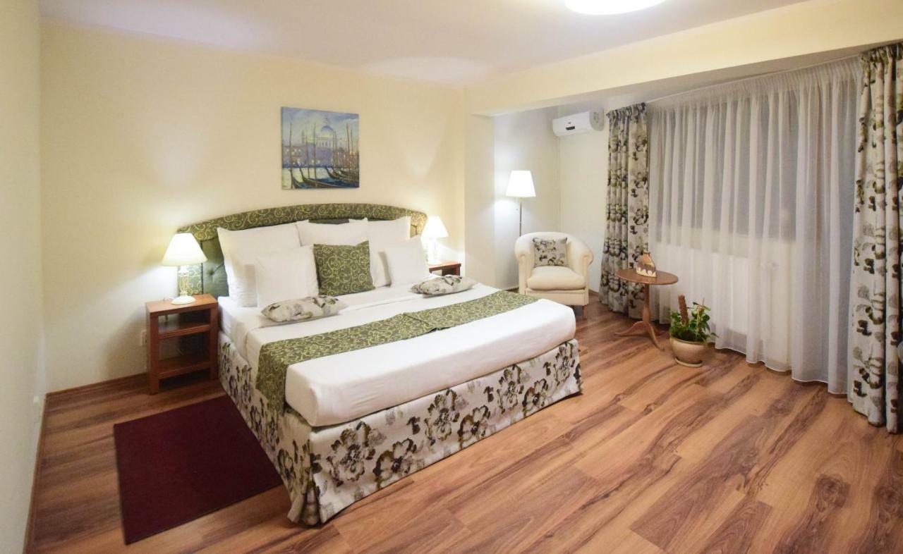 Cabrio Apart Hotel Клуж-Напока Екстериор снимка