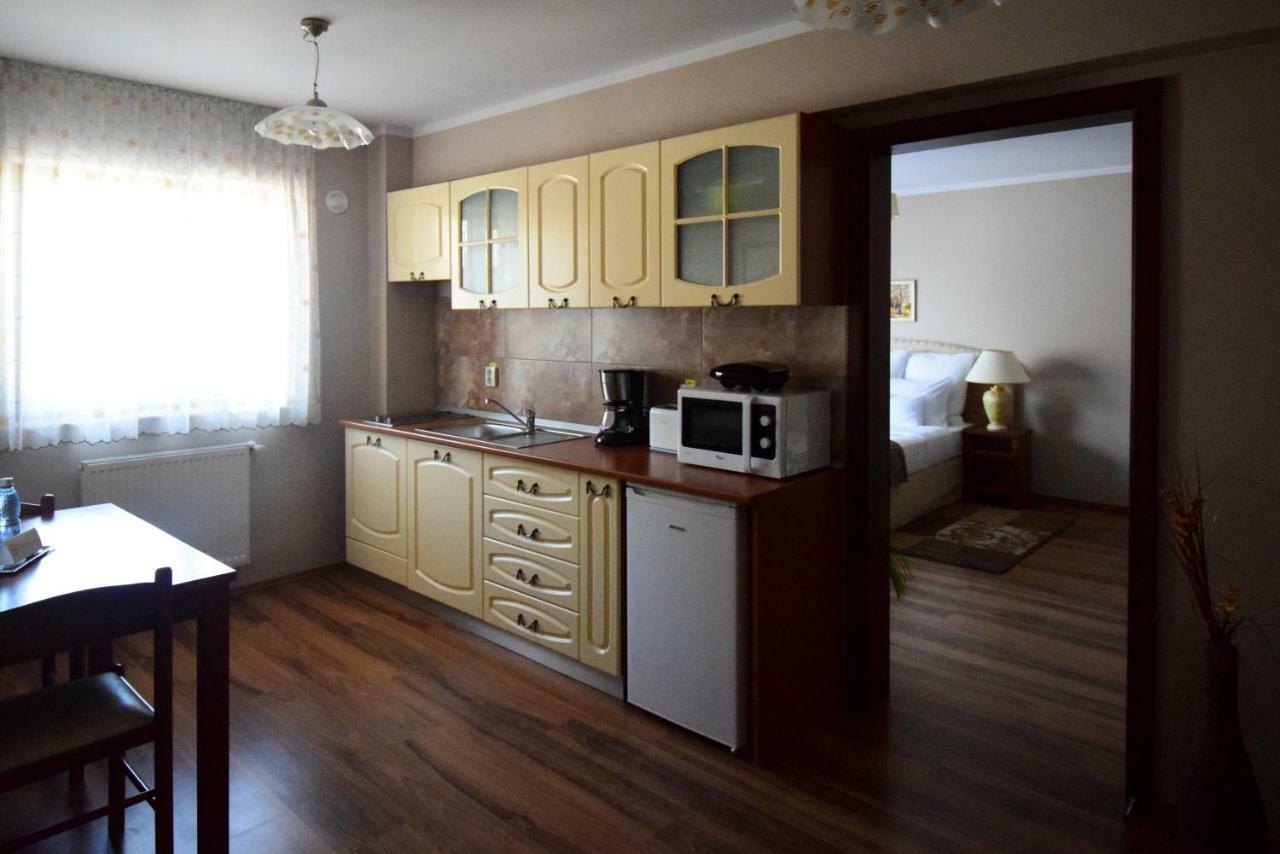 Cabrio Apart Hotel Клуж-Напока Екстериор снимка