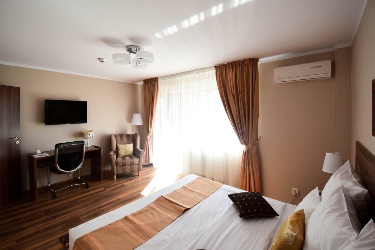 Cabrio Apart Hotel Клуж-Напока Екстериор снимка