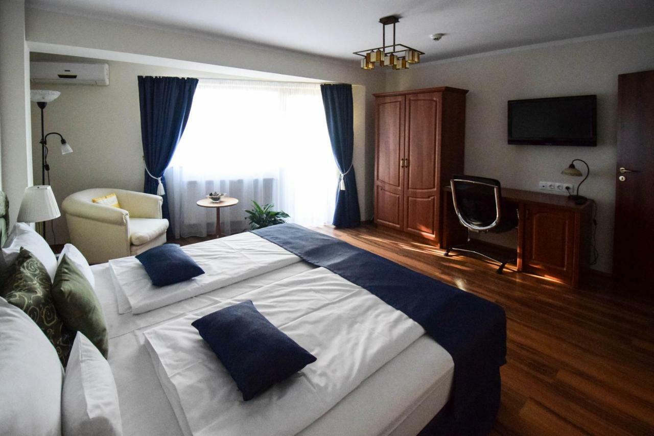 Cabrio Apart Hotel Клуж-Напока Екстериор снимка