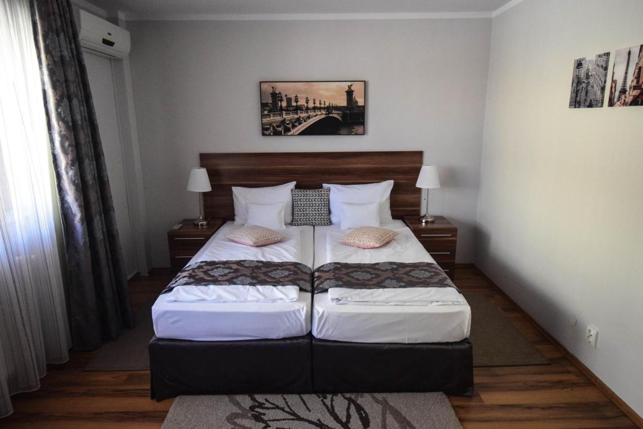 Cabrio Apart Hotel Клуж-Напока Екстериор снимка