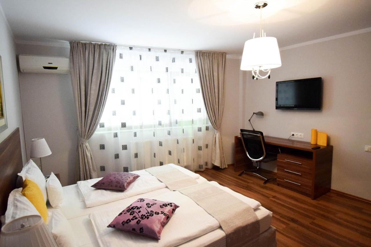 Cabrio Apart Hotel Клуж-Напока Екстериор снимка